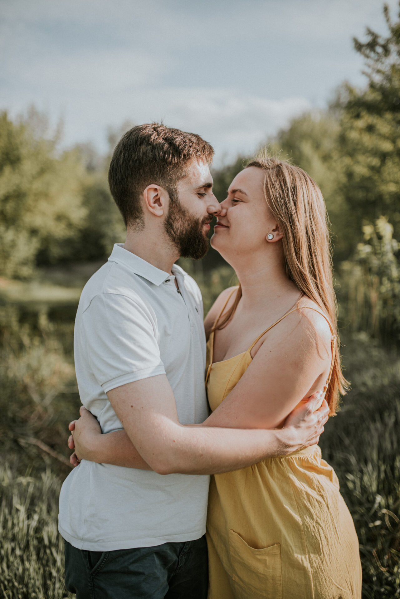 SAW 1098 Sesja narzeczeńska w sadzie