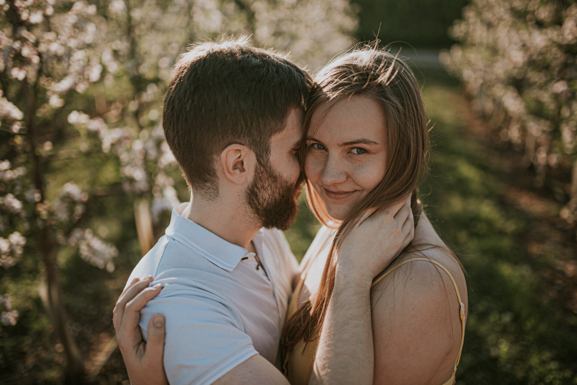 SAW 1559 Sesja narzeczeńska w sadzie