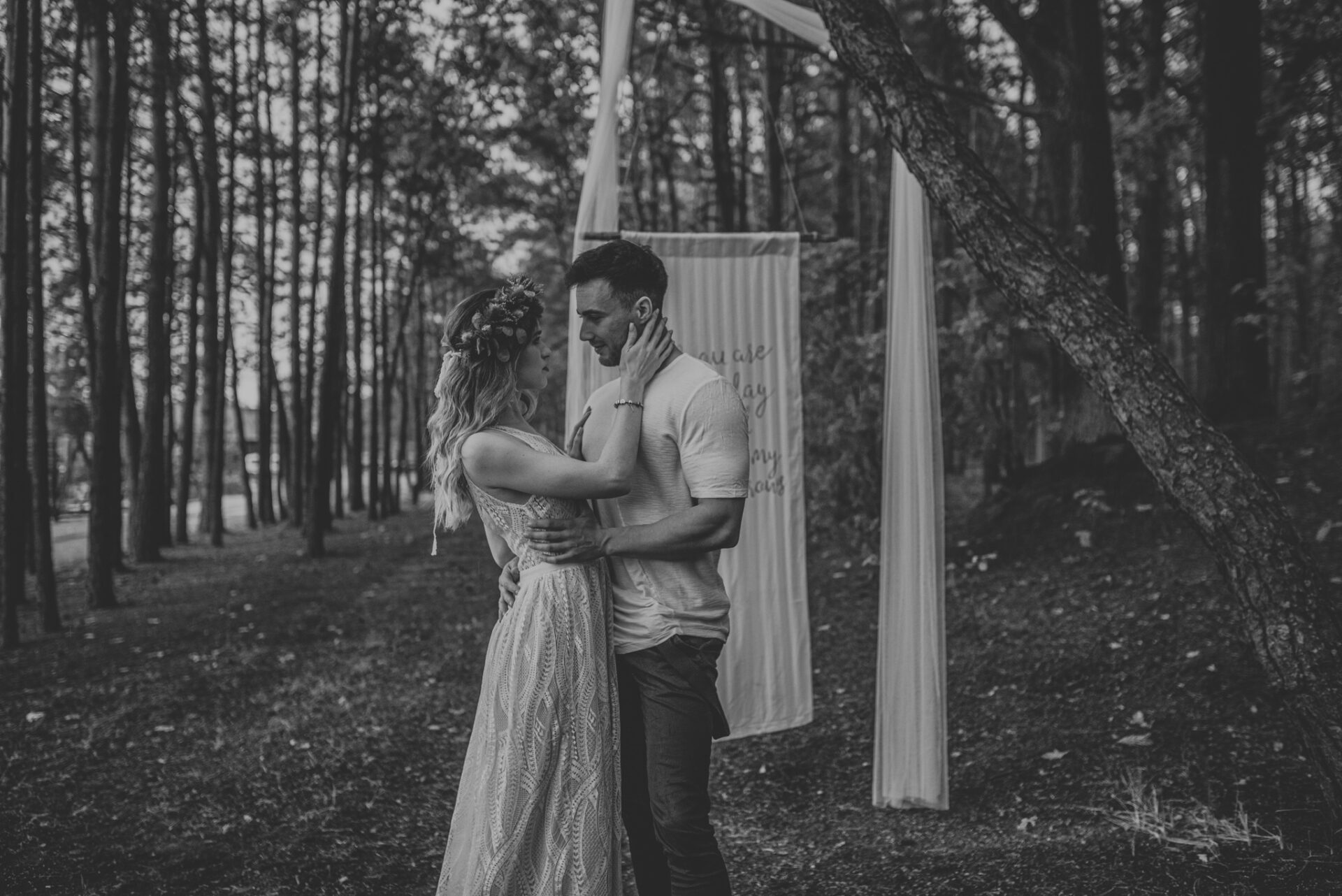 SAW 6192 1 Stylizowana sesja ślubna w stylu "Rock!"