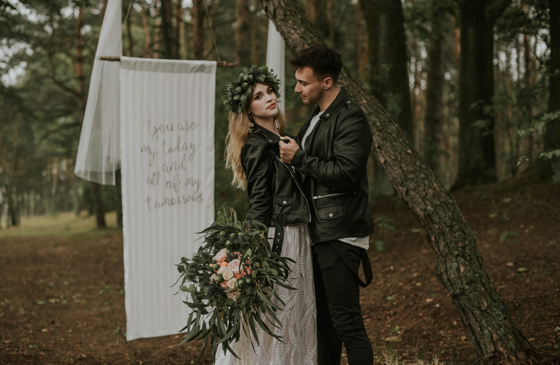 SAW 6329 Stylizowana sesja ślubna w stylu "Rock!"