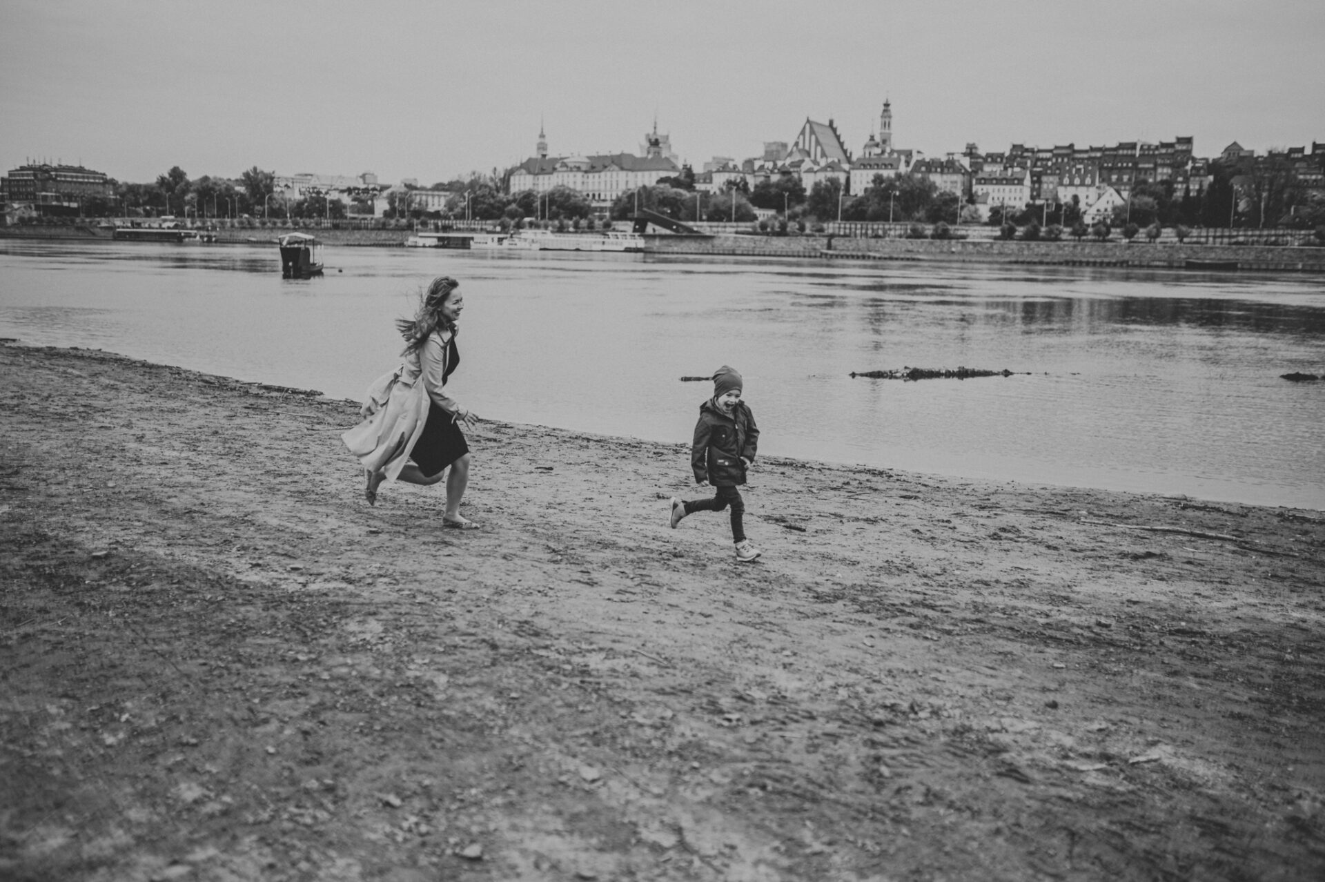 SAW 0922 Rodzinny spacer nad brzegiem Wisły