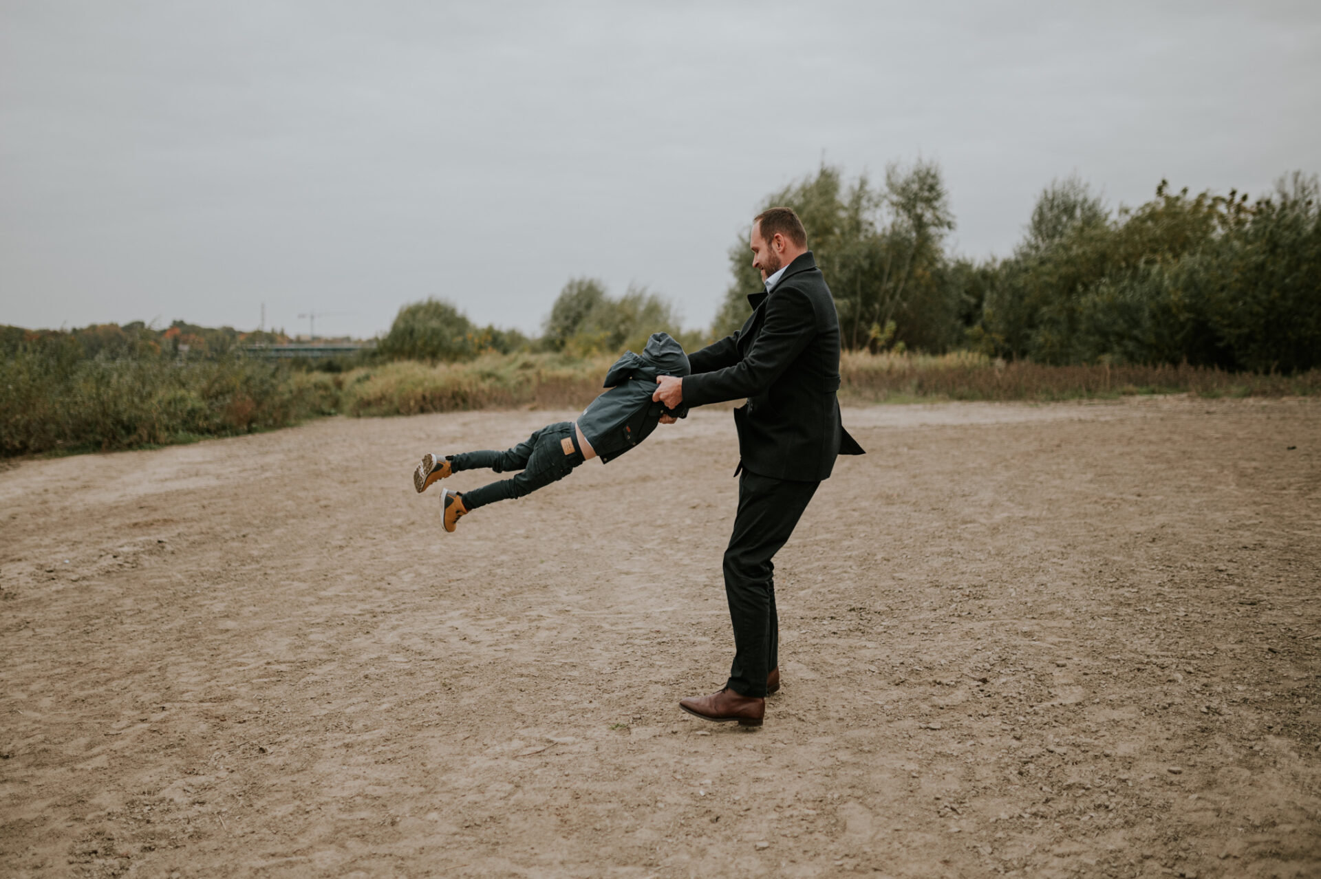 SAW 0942 Rodzinny spacer nad brzegiem Wisły