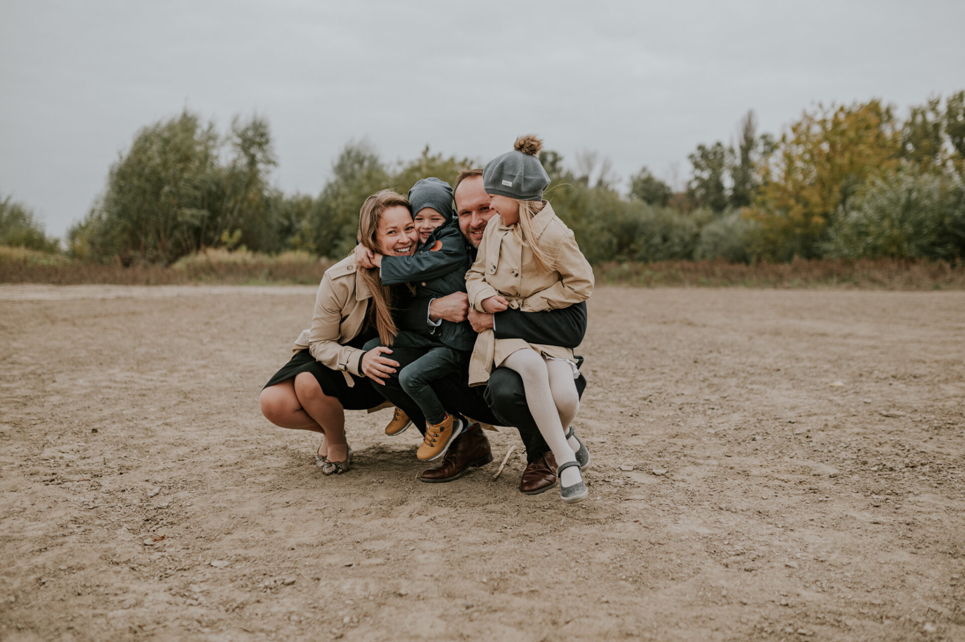 SAW 0997 Rodzinny spacer nad brzegiem Wisły