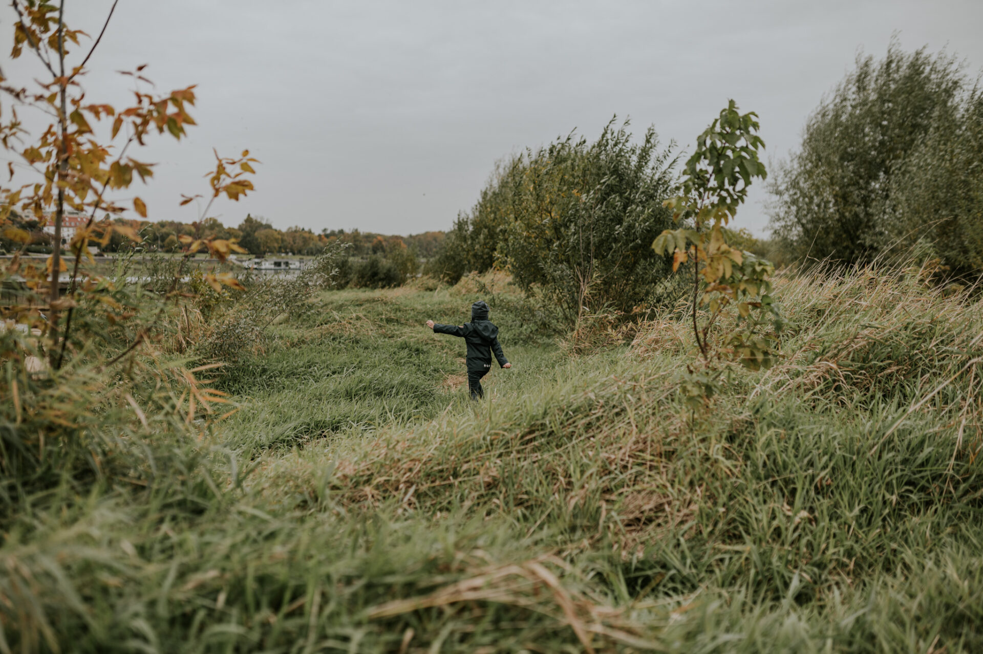 SAW 1070 Rodzinny spacer nad brzegiem Wisły
