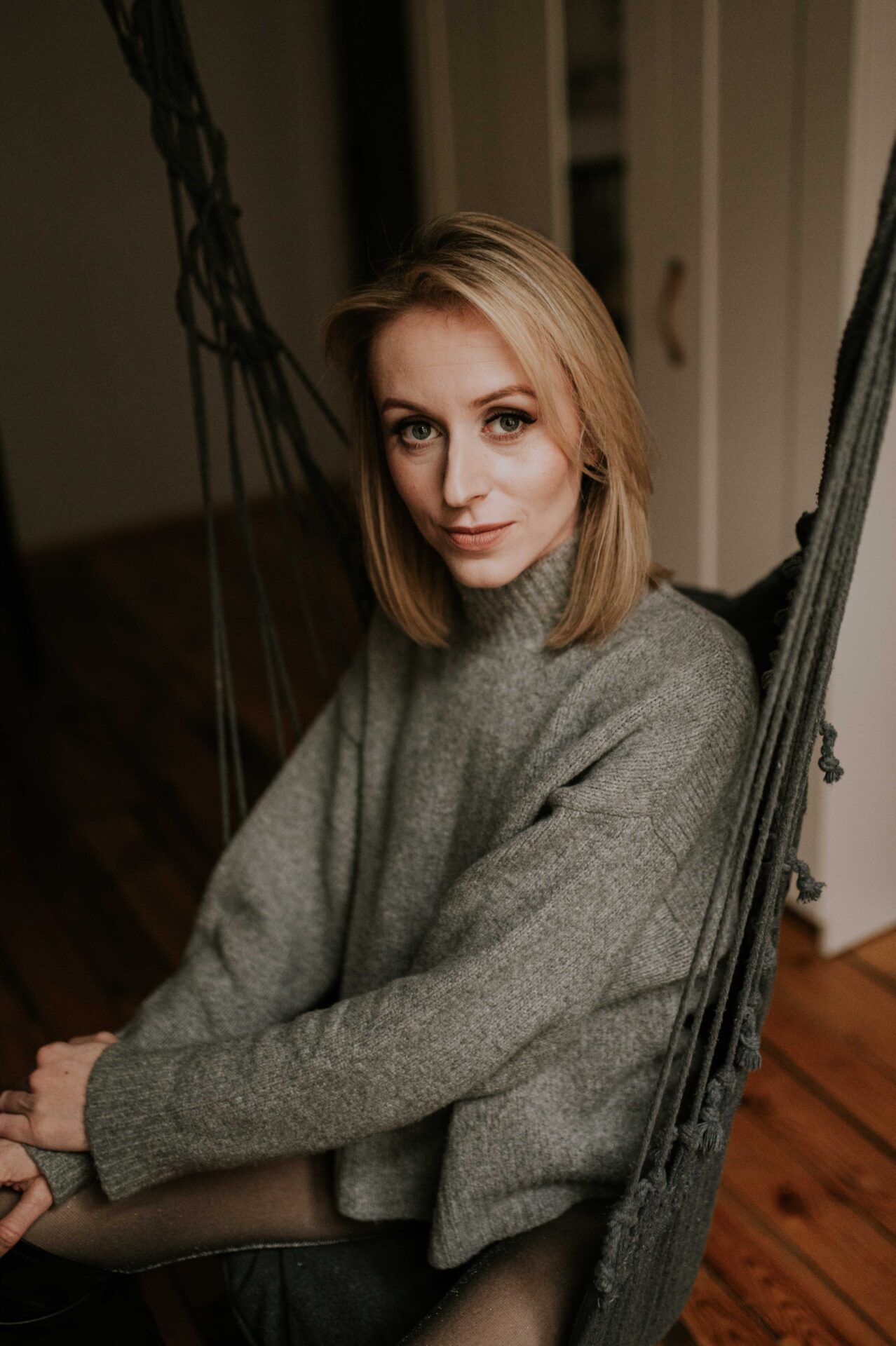 SAW 2343 Sensualna sesja kobieca w Loft 22.