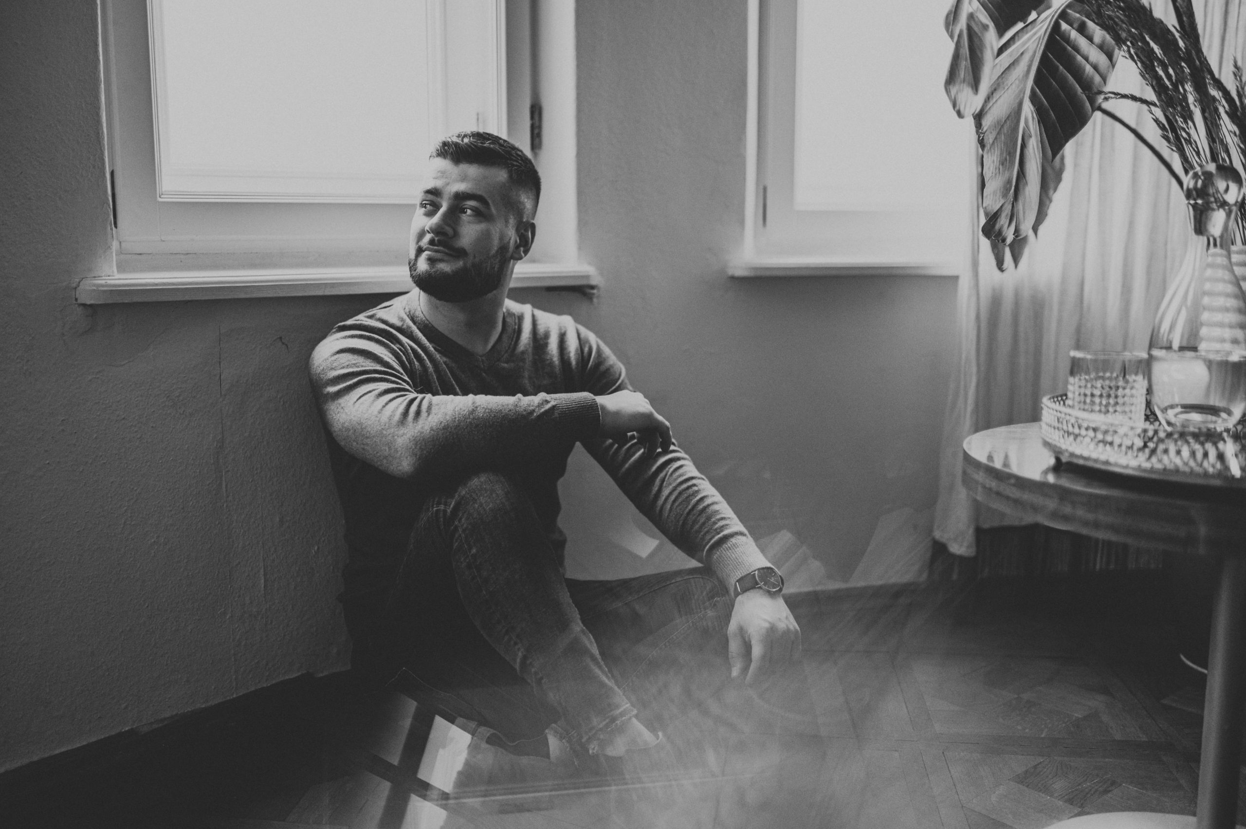 SAW 4635 scaled Sesja rodzinna w światłocienie studio