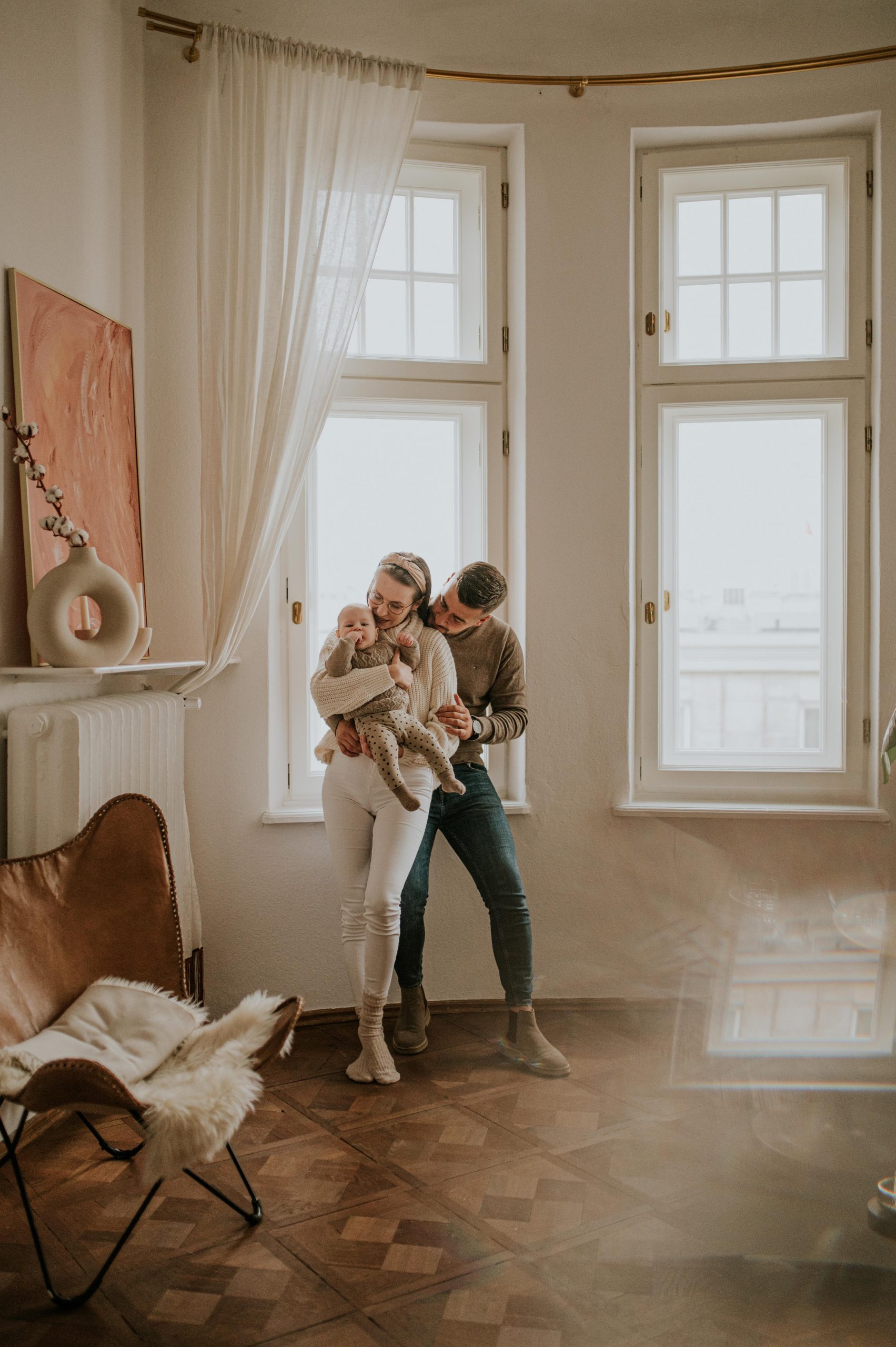 SAW 4665 scaled Sesja rodzinna w światłocienie studio